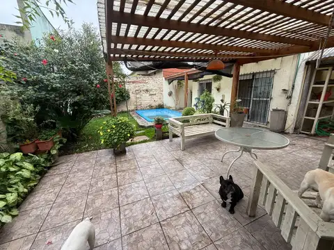 Casa 3 ambientes con 2 baños