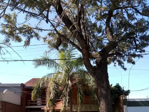 HERMOSA CASA A LA VENTA EN EXCELENTE UBICACION EN TEMPERLEY