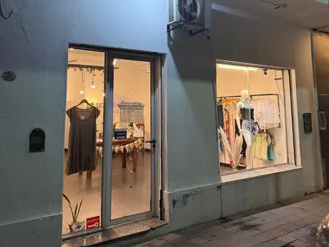 Oportunidad en venta de local en  la plata y jujuy