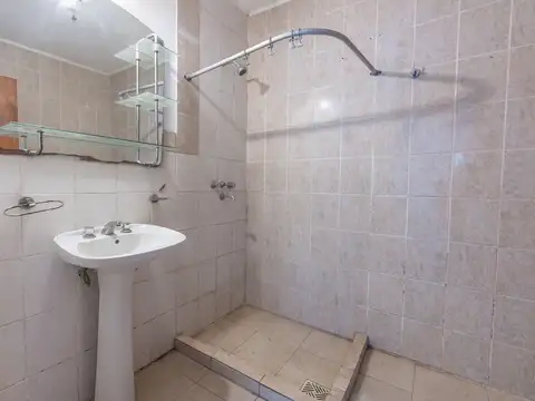 Casa 3 ambientes en venta en Funes con jardín