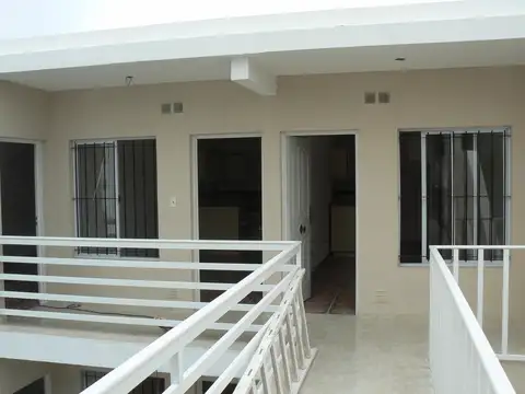 o higgins 100, Piso 2