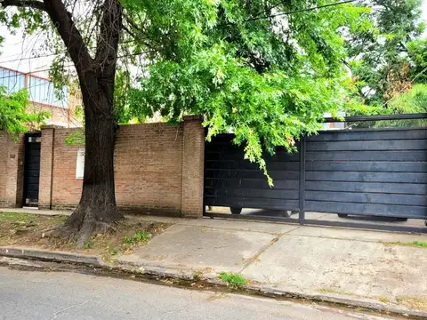 CASA 673M LOTE 16 MTS FRENTE. HURLINGHAM.INVERSION