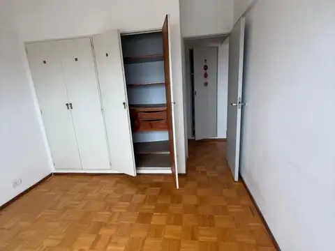 Departamento en Alquiler en Parque Chacabuco, $ 600.000