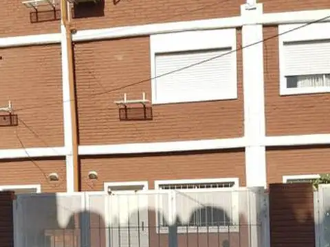 ALQUILER GRANADERO BAIGORRIA, MODERNO DUPLEX 2 DORMITORIOS, COCHERA