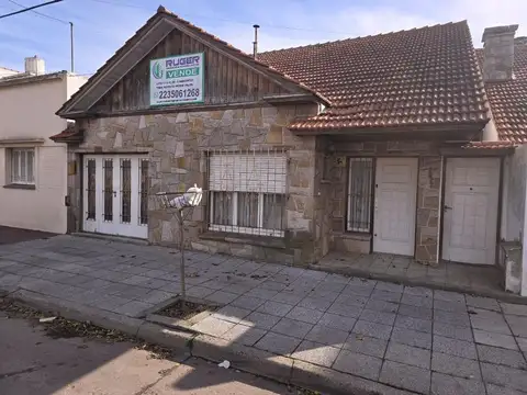 OPORTUNIDAD CASA 4 AMB en lote 10x43