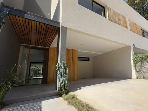 Casa 3 Hab, Excelente ubicación, Rodríguez al 2000 - Barrio Los Troncos Funes.