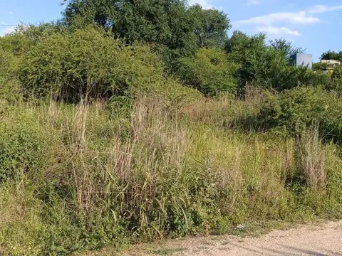 VENTA TERRENO PARQUE SIQUIMAN 830M2 CON ESCRITURA 