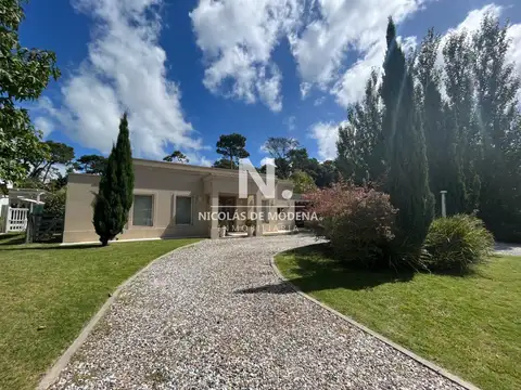 Casa en Venta de 4 dormitorios en Barrio Privado La Arbolada , Punta del este 