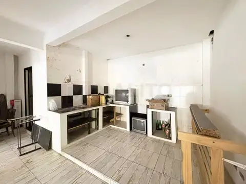 Venta PH Frente 2 Ambientes en Mataderos