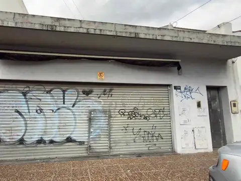 Local en Venta 49 años