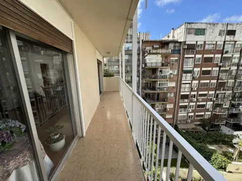 Departamento 4 ambientes con 2 baños