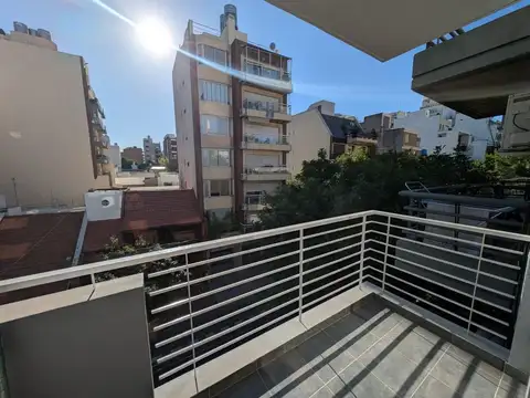 Alquiler 2 Ambientes Semipiso con Balcón Caballito