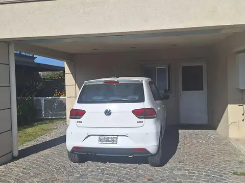 Casa en Alquiler con 5 cocheras