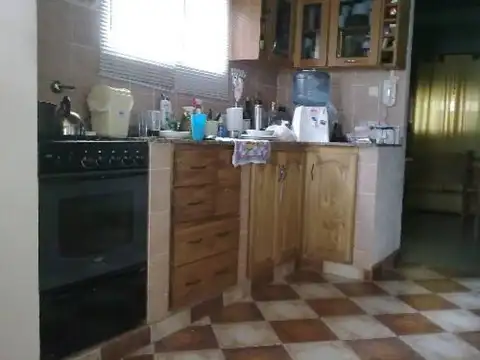 SE VENDE CASA 4 AMB VILLA LUGANO