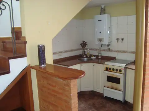 Condarco 2400, Piso PB