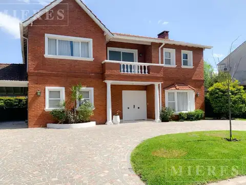 Casa en Alquiler en Los Senderos II, USD 1.900