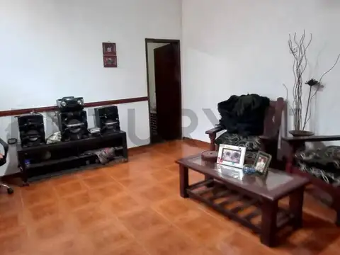 PH EN VENTA PATIO, TERRAZA Y POSIBILIDAD DE DOBLE VIVIENDA, AMPLIO