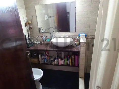 PH EN VENTA PATIO, TERRAZA Y POSIBILIDAD DE DOBLE VIVIENDA, AMPLIO