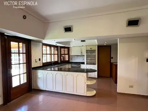 Casa 5 ambientes con 5 baños