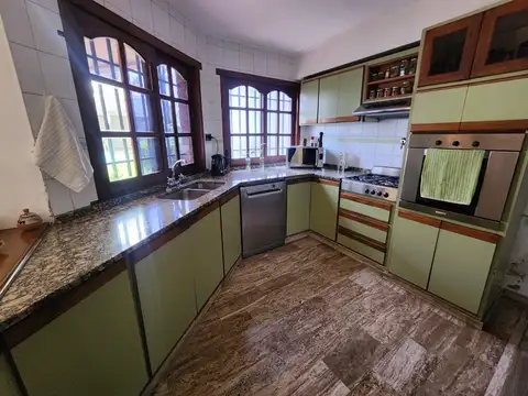 VENTA - Casa Cuatro Ambientes en lote propio - Pompeya