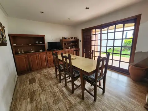 Casa 4 ambientes con 3 baños