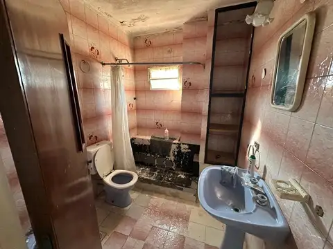 Departamento 8 ambientes con 2 baños