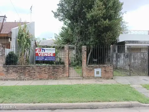 Venta inmueble de 9,90 x 30,40 m