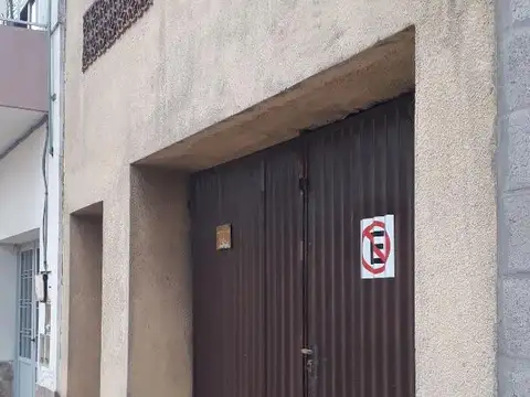 GALPON CON ENTRADA DE AUTO