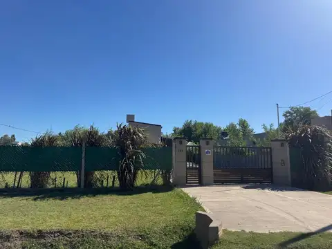 Casa 5 ambientes con 2 baños