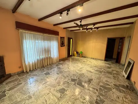Venta casa multifamiliar inversión 3 dormitorios luzuriaga