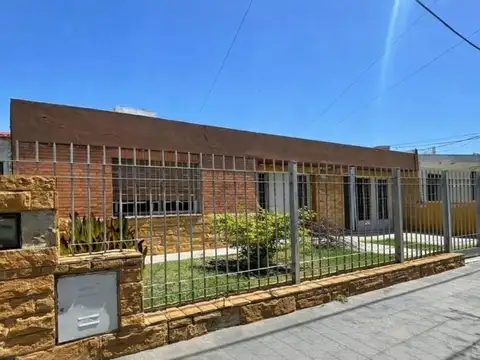 Casa en Venta en Alto Alberdi, USD 57.000