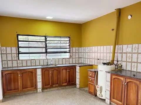 CASA EN VENTA 3 DORMITORIOS EN ALTO ALBERDI