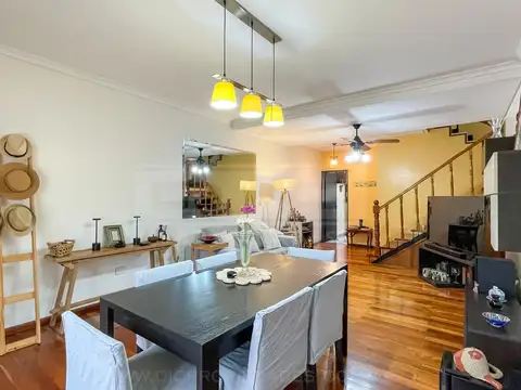 Depto Tipo Casa en Venta con 1 cocheras