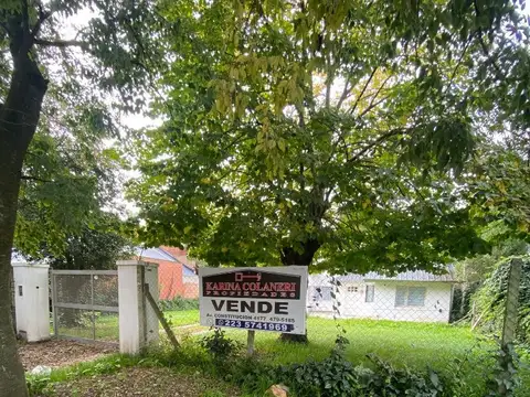 Chalet de 4 ambientes con quincho en barrio Grosellar