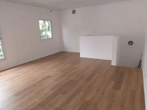 Oficina en Alquiler en Pilar Centro, $ 900.000