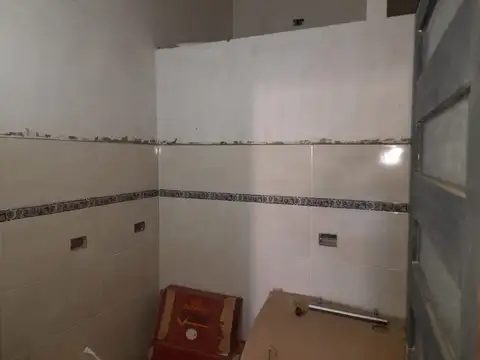 Local en Alquiler en Isidro Casanova, $ 1.300.000