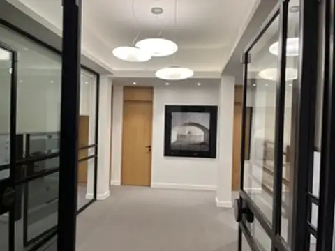 OFICINAS REFACCIONADAS En Sargento Cabral 800