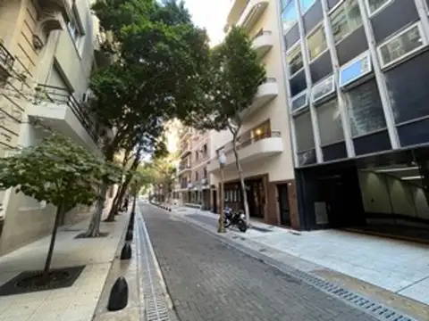 OFICINAS REFACCIONADAS En Sargento Cabral 800