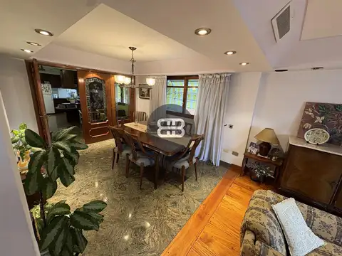 Piso en venta 5 amb. c/ 2 cocheras cub.