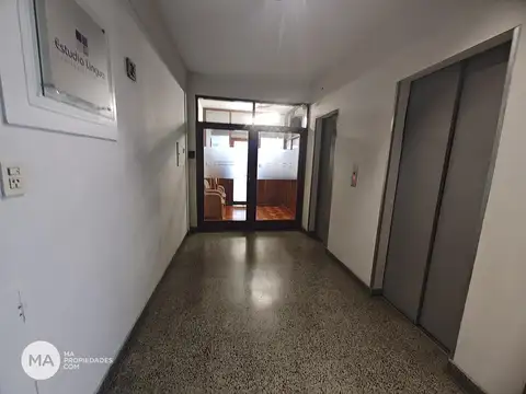 Oficina en Alquiler al Este