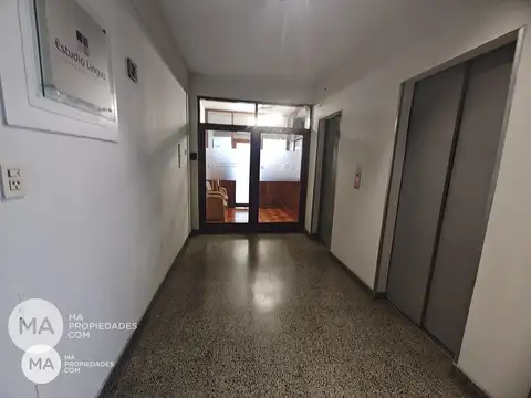 Oficina en Alquiler al Este