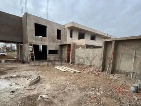DUPLEX 3 DORMITORIOS EN VENTA - DOCTA URBANIZACIÓN