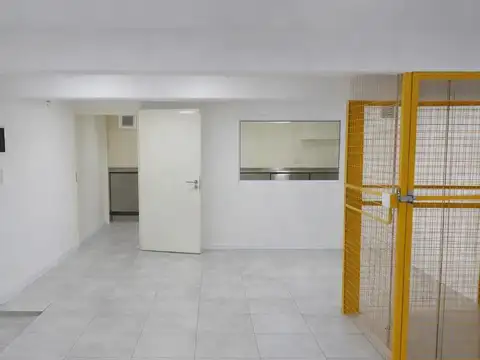 Nave Industrial Deposito con oficinas en venta en 3 de Febrero Autopista acceso oeste y General Paz