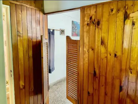 Casa 6 ambientes con 2 baños