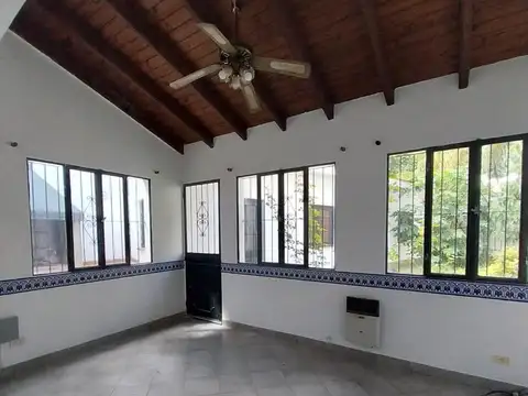 Casa en Alquiler de 5 Dormitorios en Av. Bicentenario al 400, Salta Capital