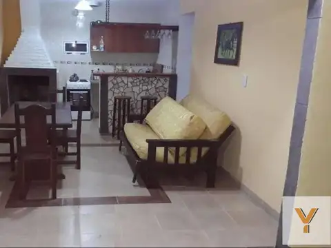 Casa 3 ambientes con 1 baño