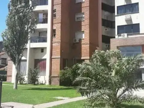 Av. J.d.peron 500