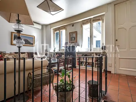 Depto Tipo Casa en Venta 50 años