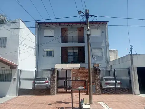 Departamento de  dos ambientes en alquiler en Ramos Mejia