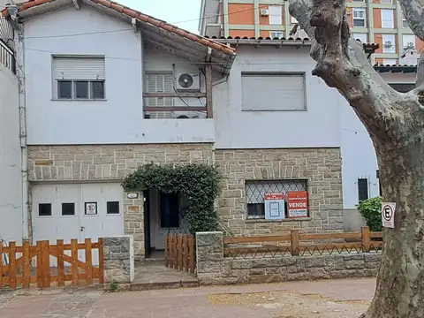 Casa zonificacion comercial CM1 - Martinez.-Vias/Libertador.